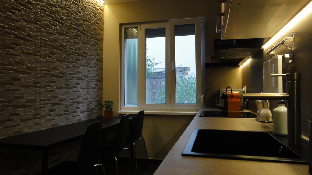 Mgtels Apartman - With Private Parking Budapest Exterior photo
